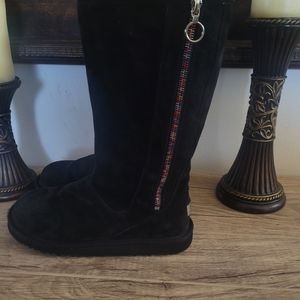 Ugg Boots color black With rainbow zipper
